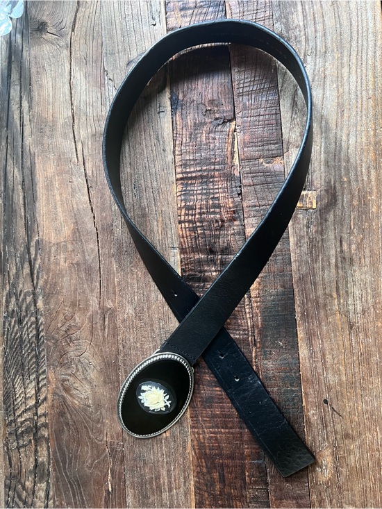 Olga Santini Accessories - VTG Olga Santini  Black Leather Belt with Decorative Oval Buckle